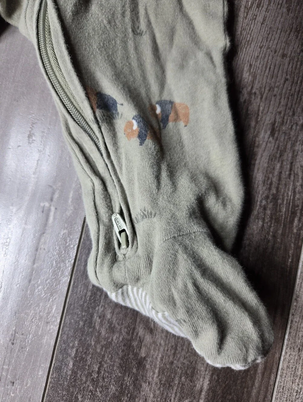 Carter's Baby Boy Soft Green Baby One-Piece Footed Sleeper Size 6m Buffalo